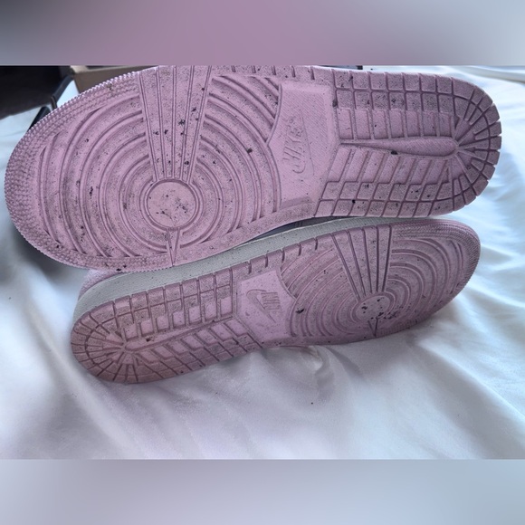 MEN’S Nike Air Jordan 1 Mid SE 'Legend Pink' - Picture 7 of 9